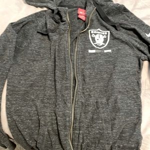 Raiders zip up